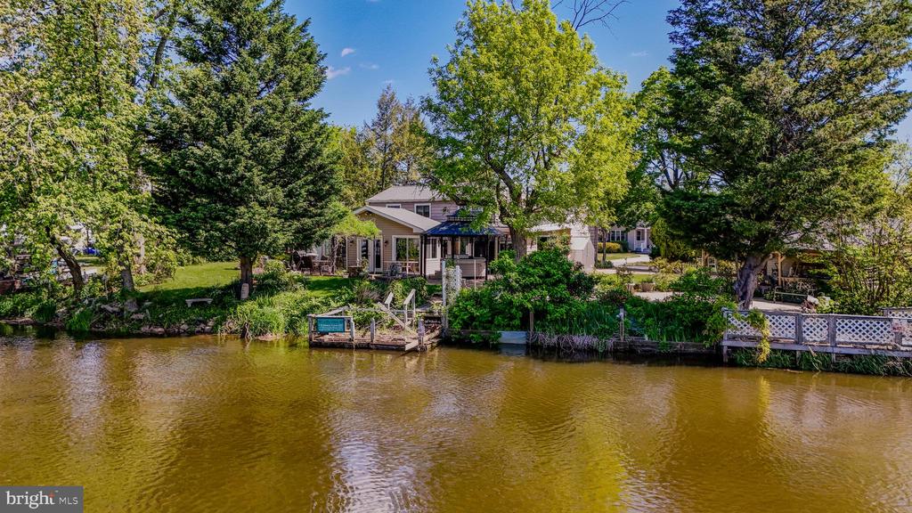 1511 GLENVIEW DRIVE