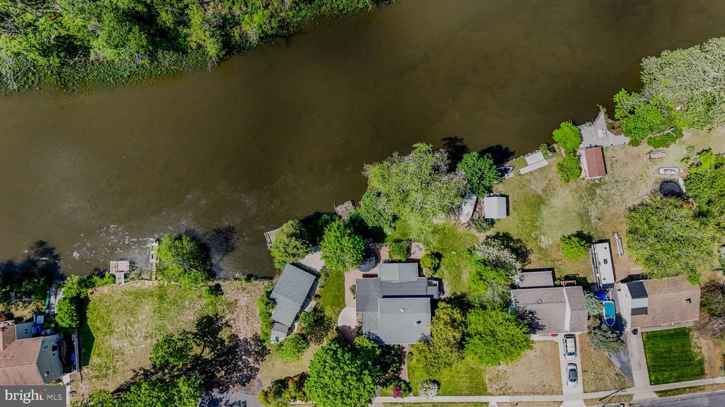 1511 GLENVIEW DRIVE
