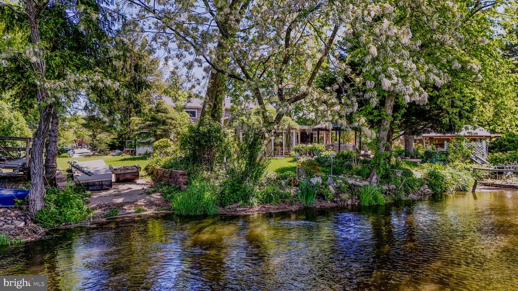 1511 GLENVIEW DRIVE