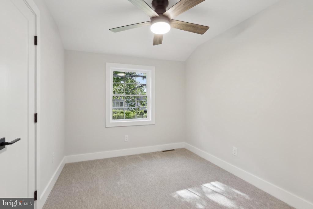 43 Knox Blvd