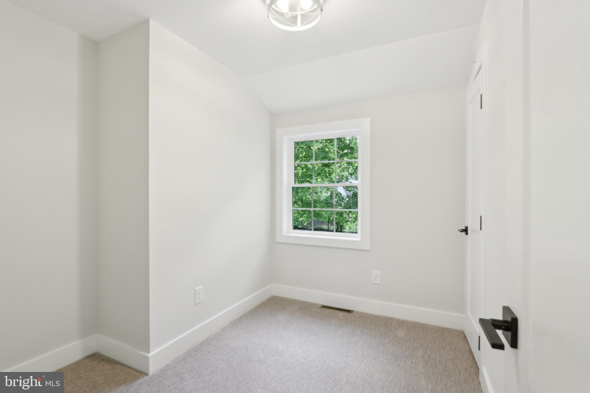 43 Knox Blvd