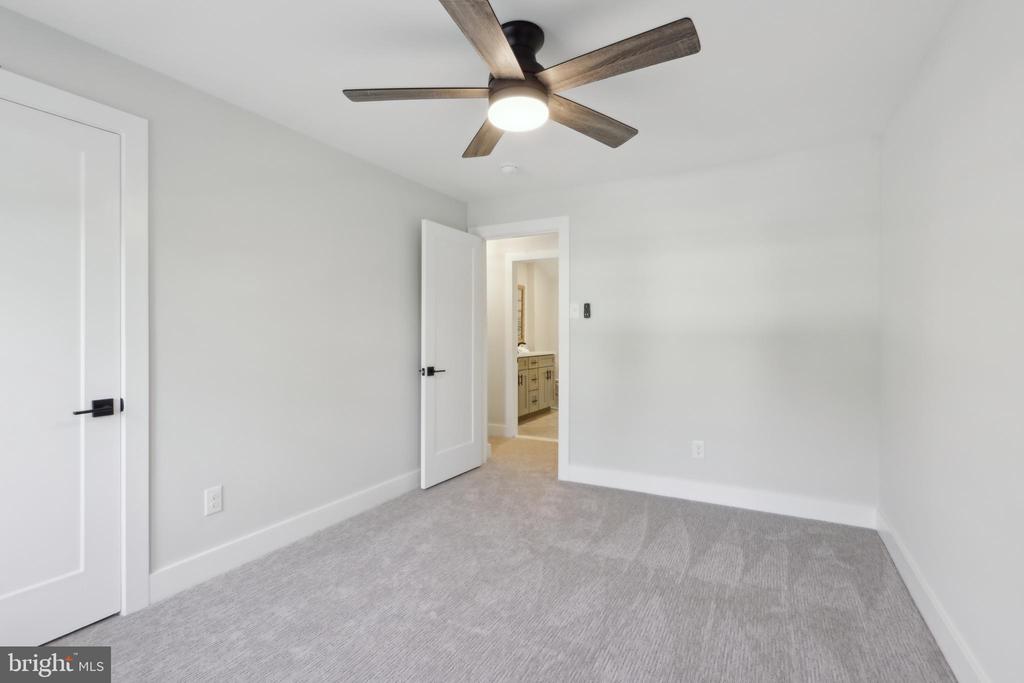 43 Knox Blvd