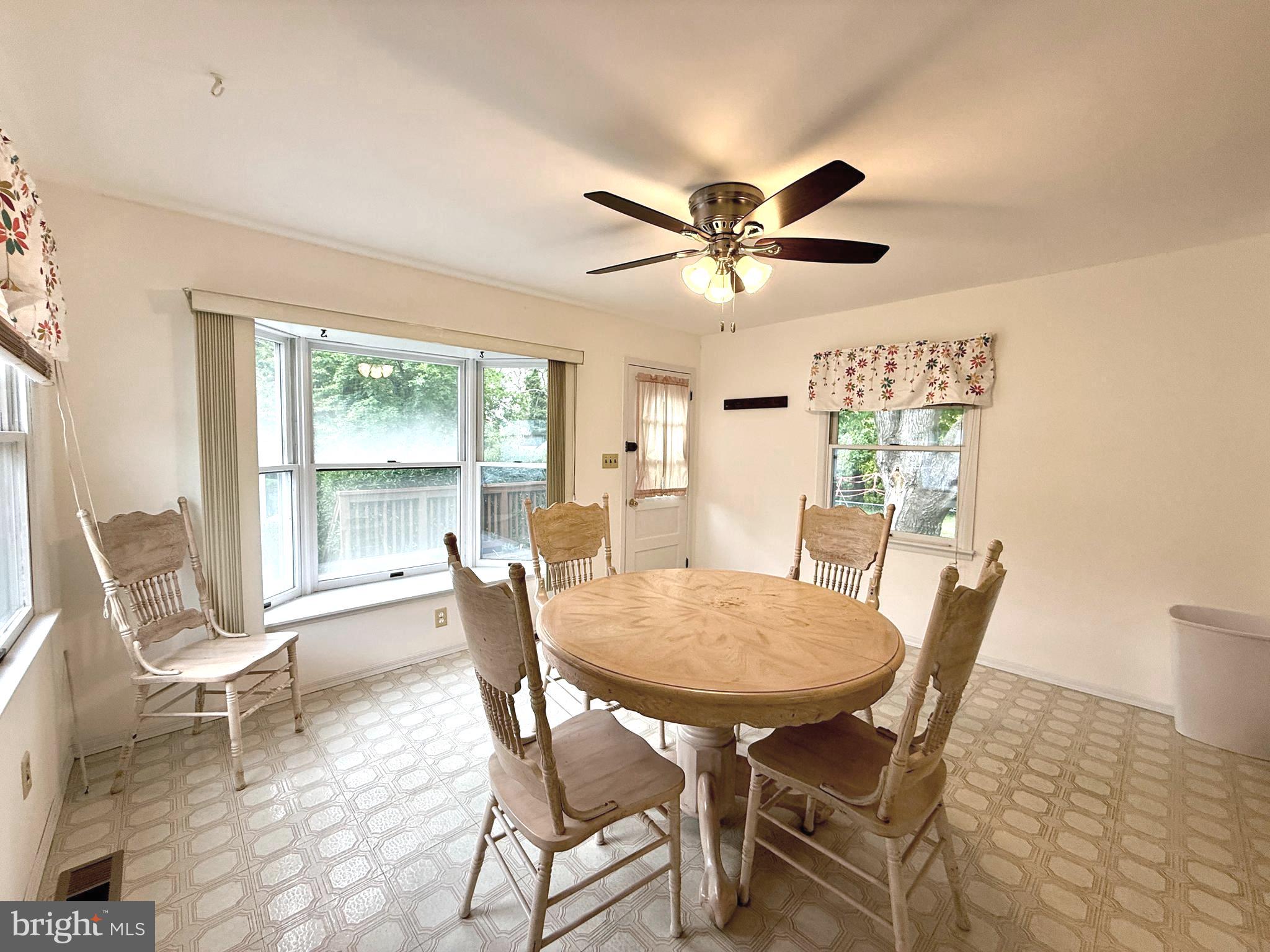 50 W GRADWELL AVENUE