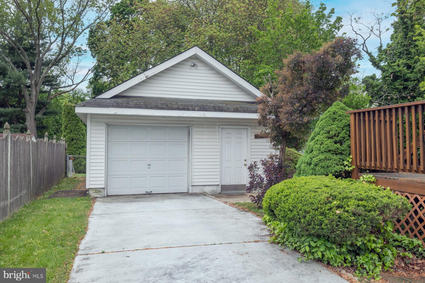 50 W GRADWELL AVENUE