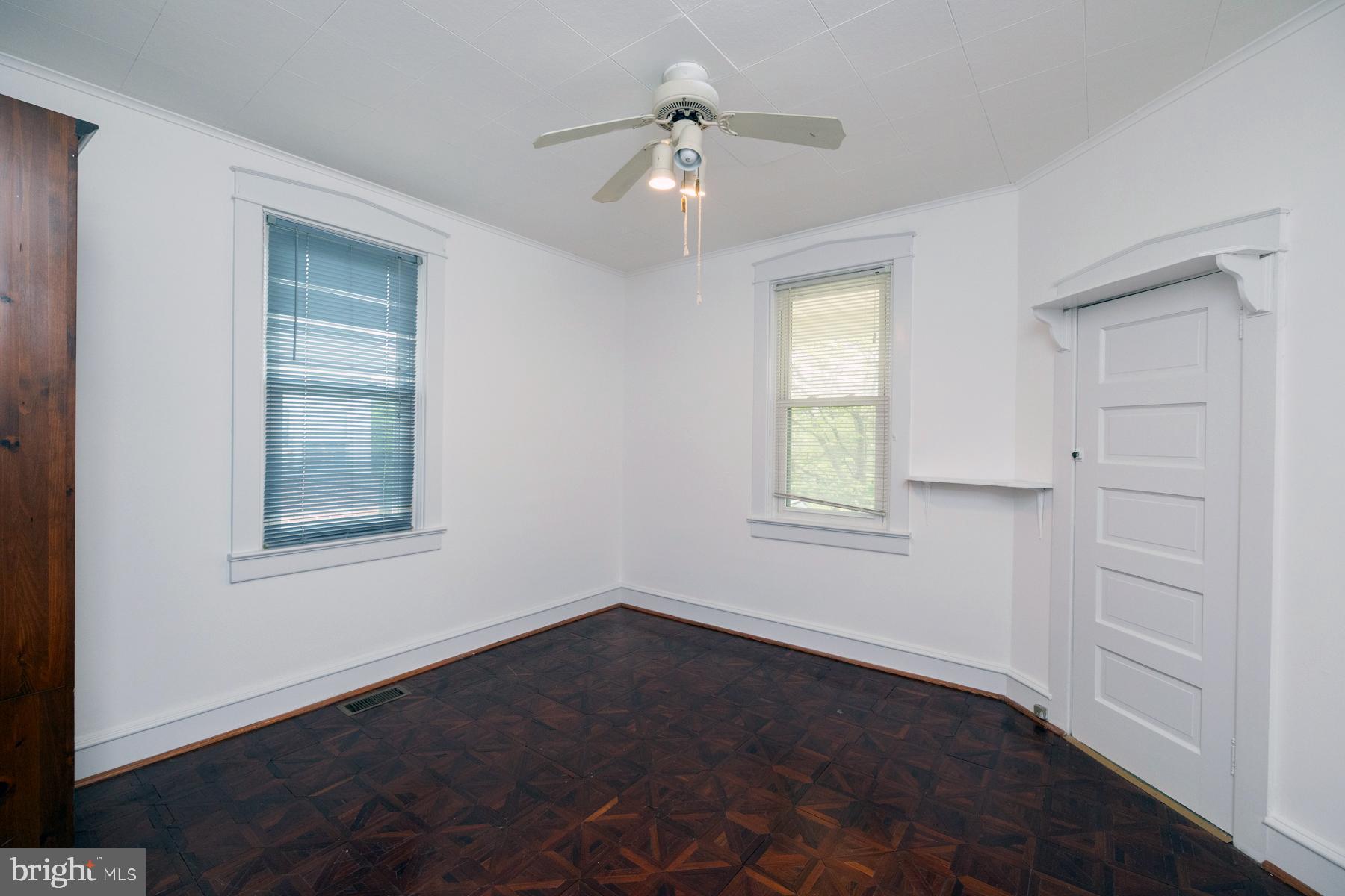 50 W GRADWELL AVENUE