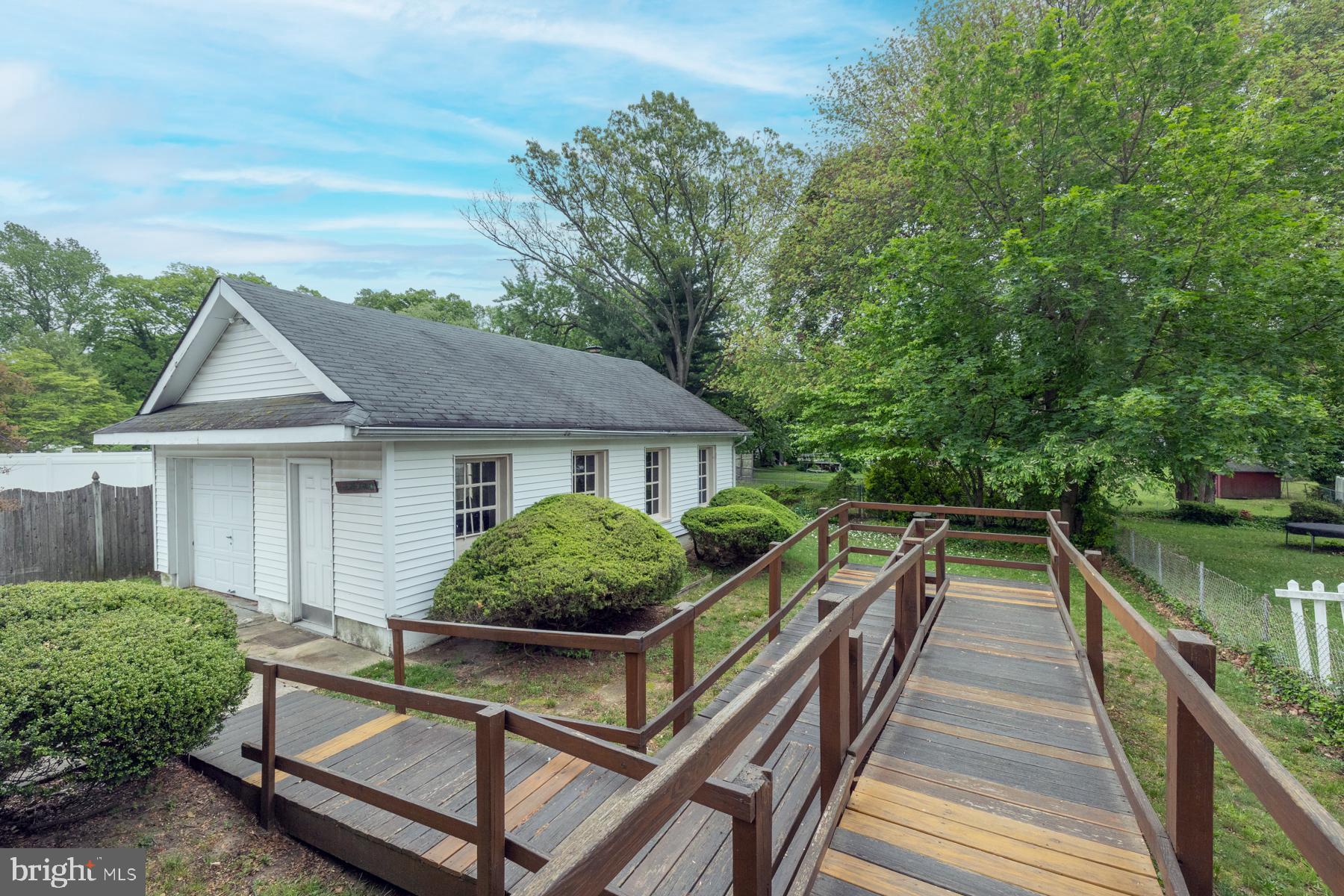 50 W GRADWELL AVENUE