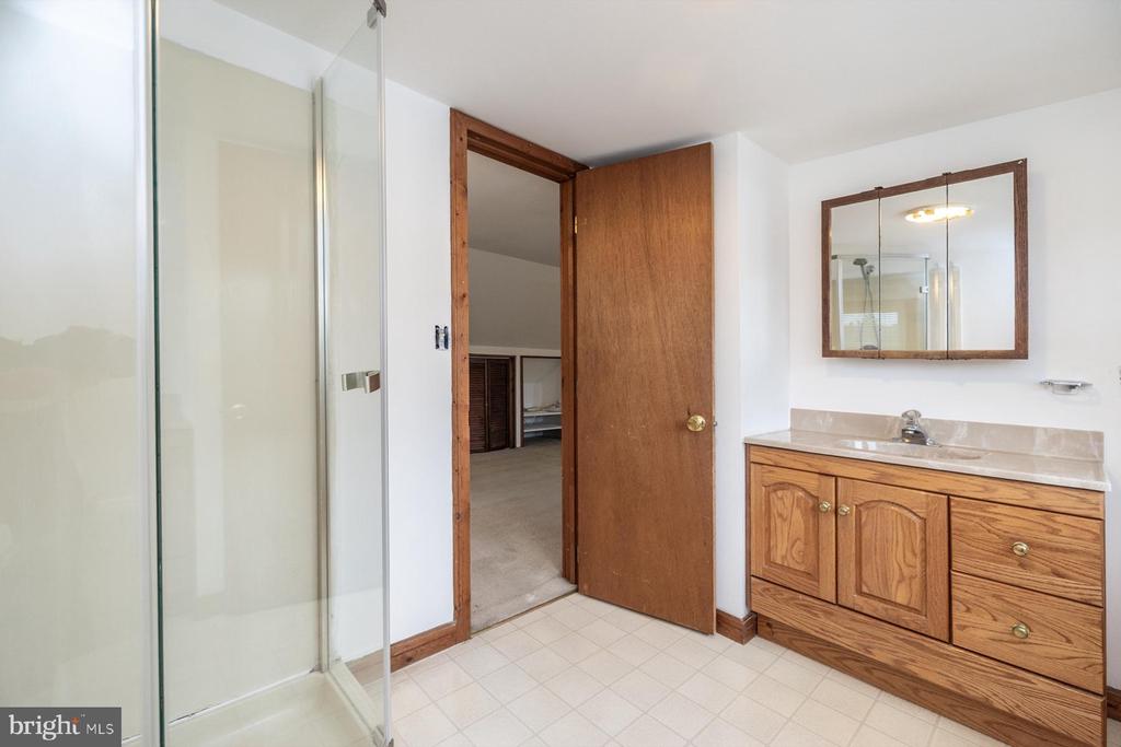 50 W GRADWELL AVENUE
