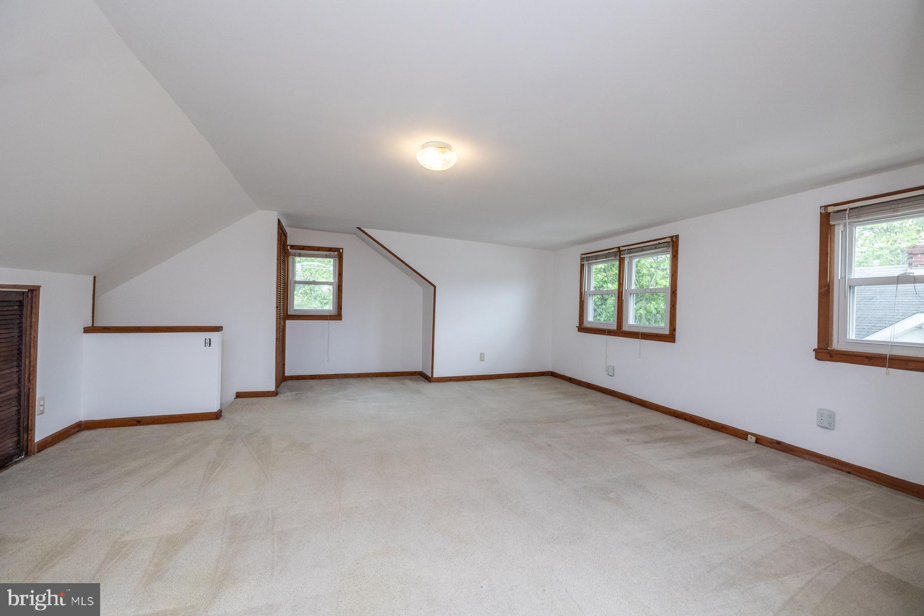 50 W GRADWELL AVENUE