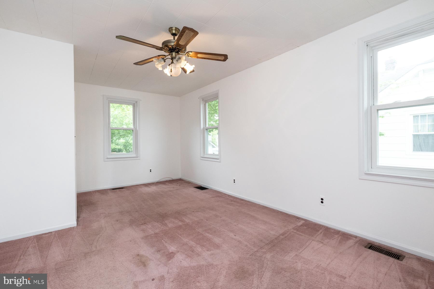 50 W GRADWELL AVENUE