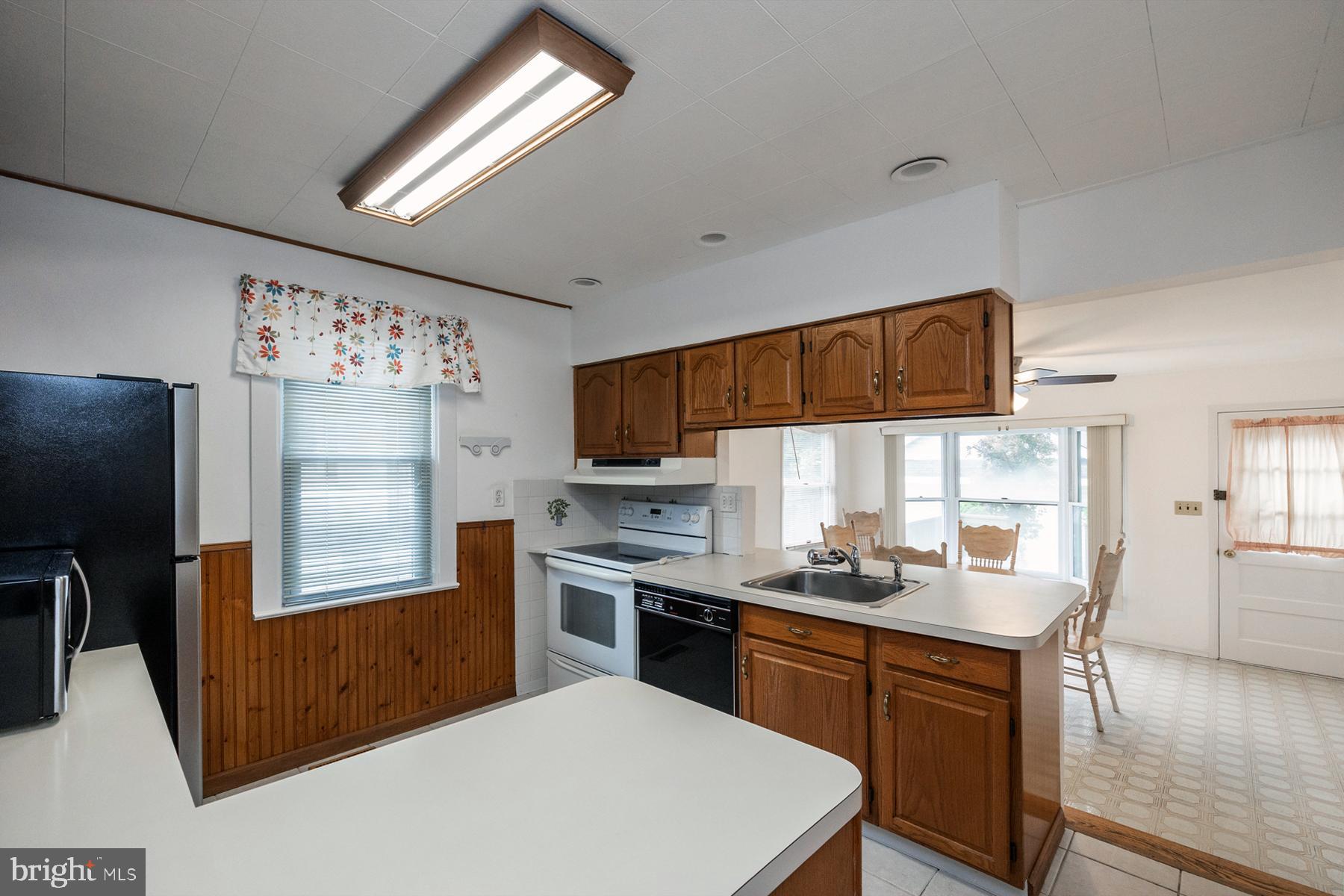 50 W GRADWELL AVENUE