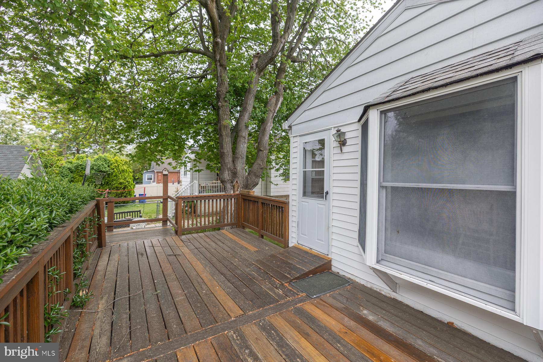 50 W GRADWELL AVENUE