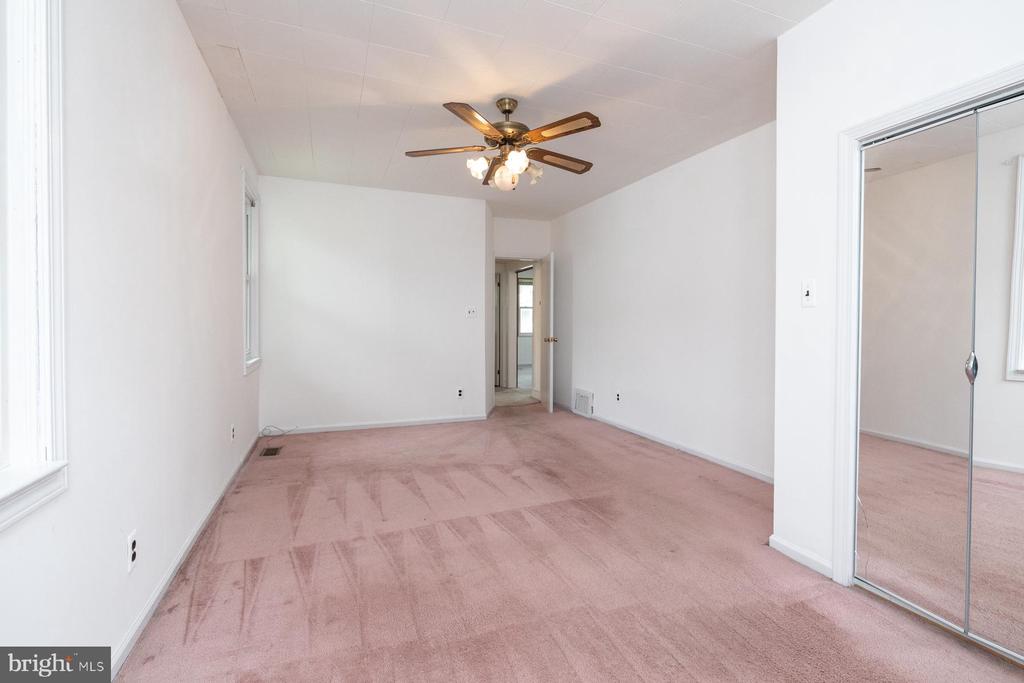 50 W GRADWELL AVENUE
