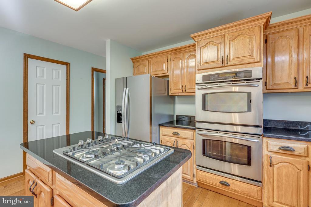 4 MEADOWVIEW DRIVE