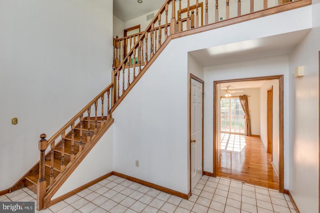 4 MEADOWVIEW DRIVE