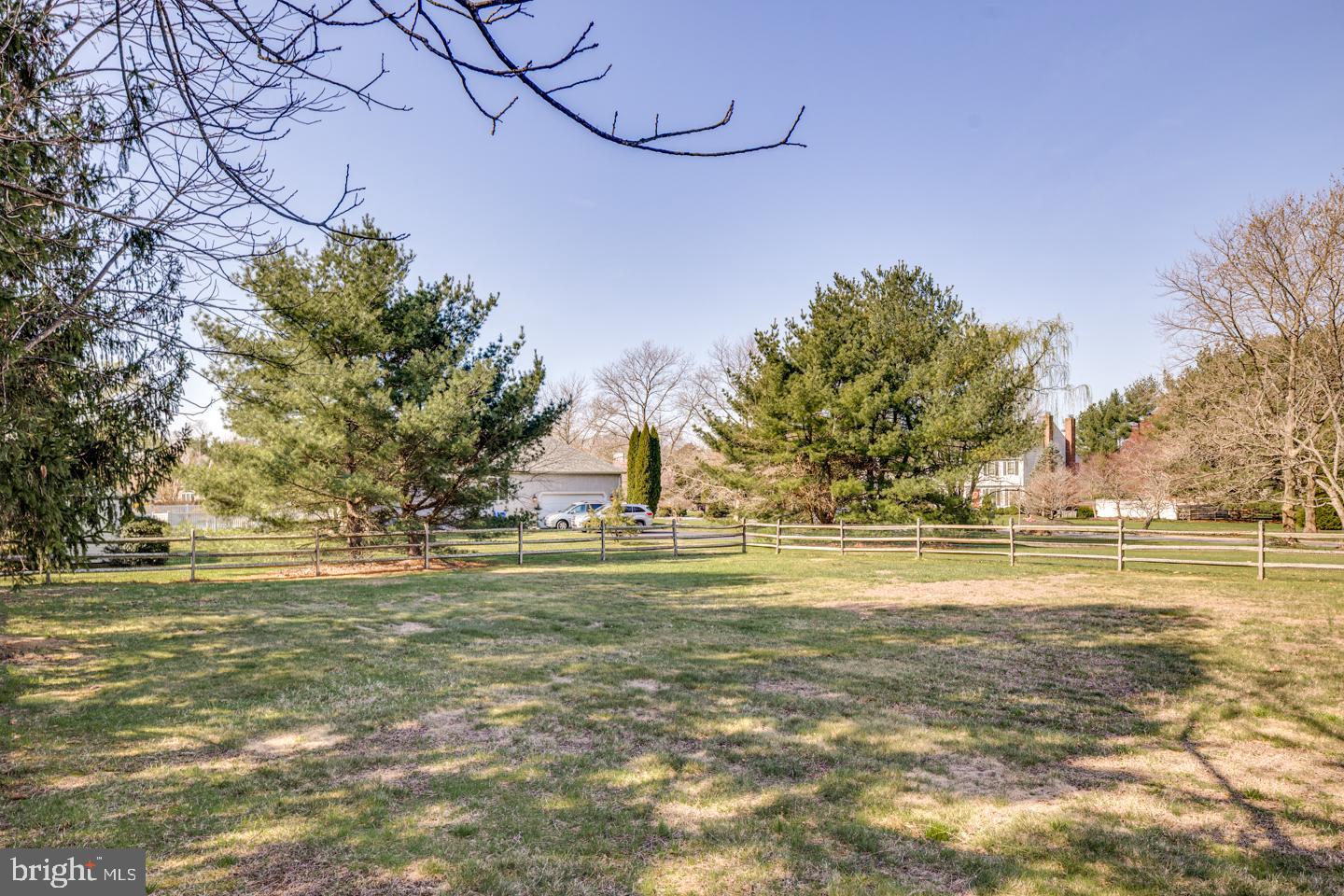 4 MEADOWVIEW DRIVE