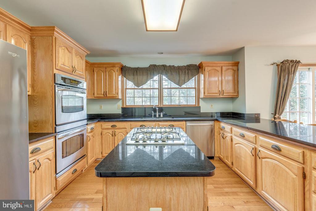 4 MEADOWVIEW DRIVE