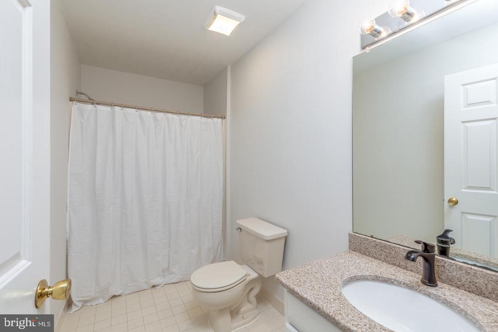 4 MEADOWVIEW DRIVE