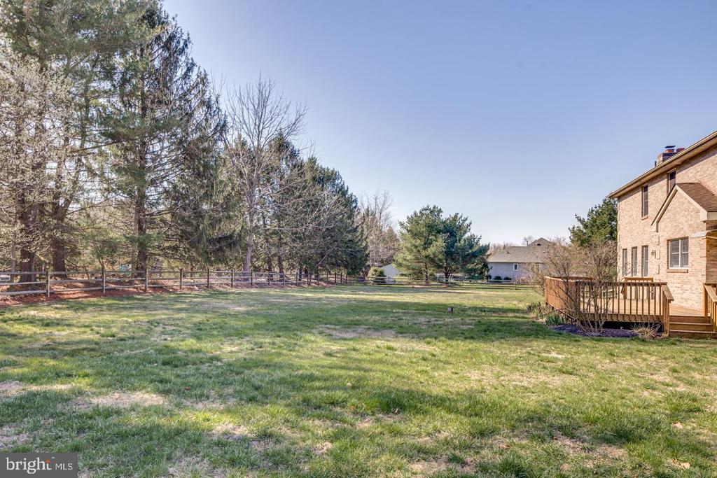 4 MEADOWVIEW DRIVE