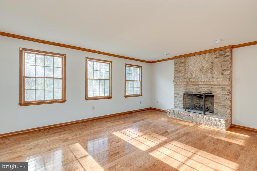 4 MEADOWVIEW DRIVE