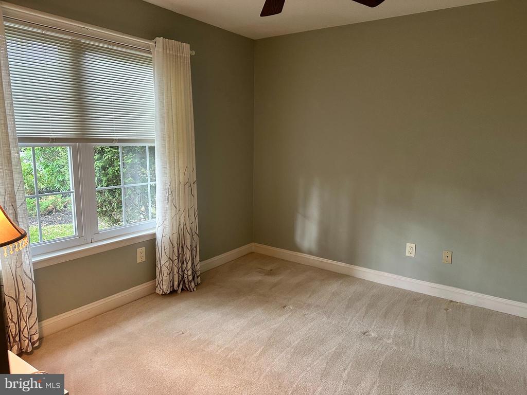 1341 THORNWOOD DRIVE