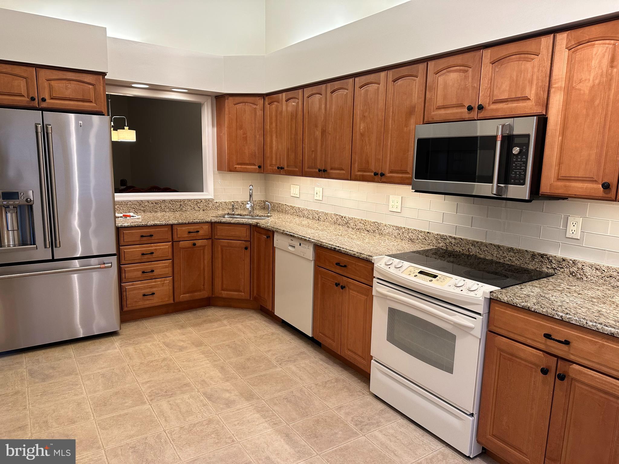 1341 THORNWOOD DRIVE