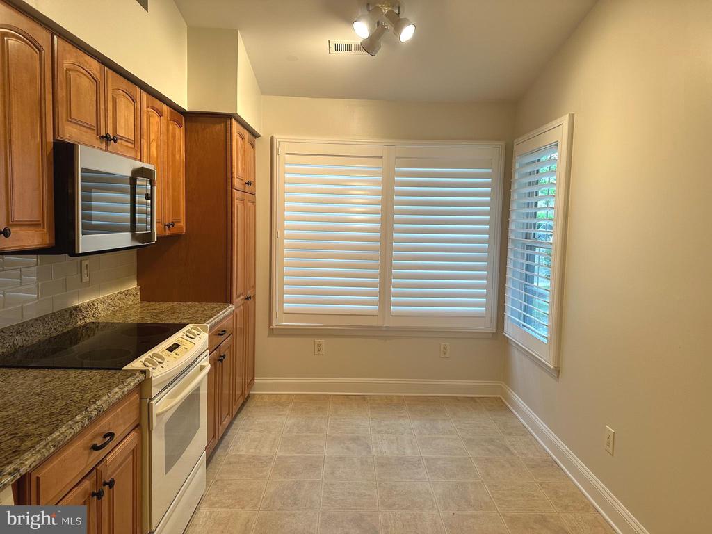 1341 THORNWOOD DRIVE