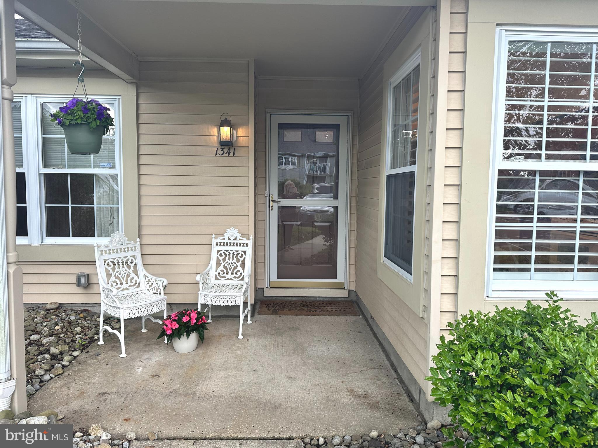 1341 THORNWOOD DRIVE