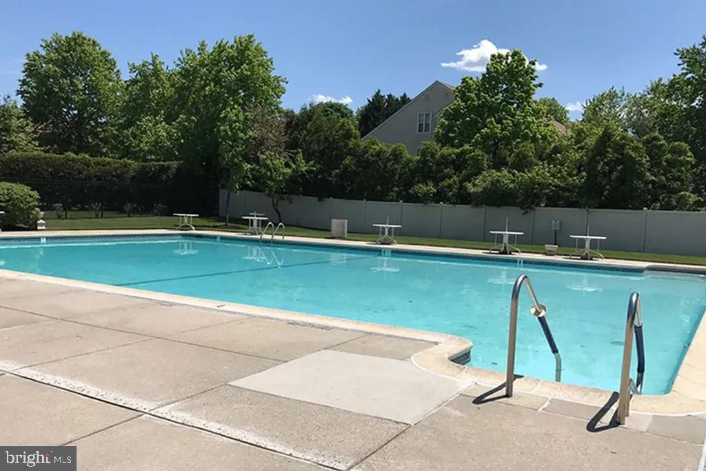 1341 THORNWOOD DRIVE