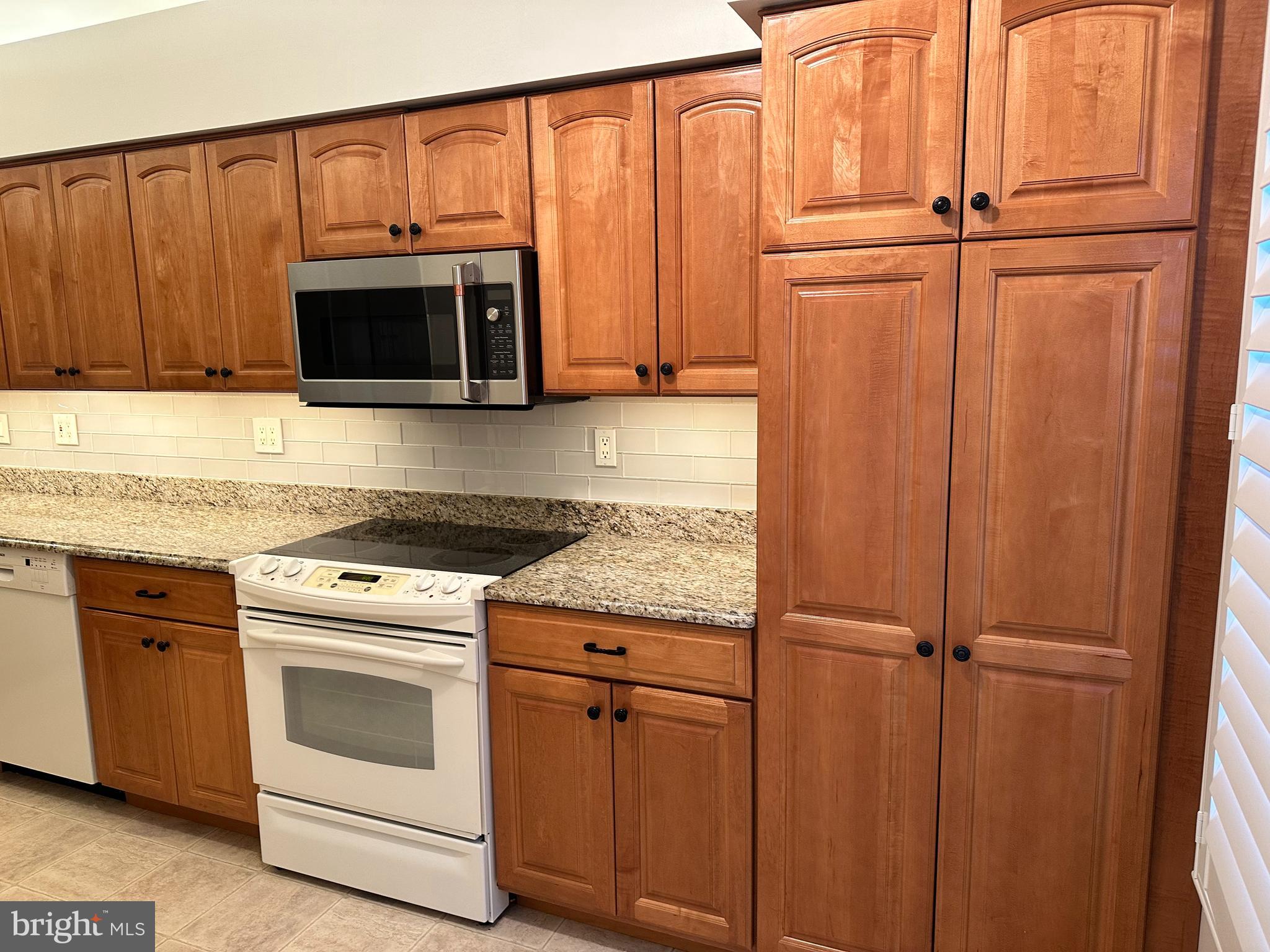 1341 THORNWOOD DRIVE