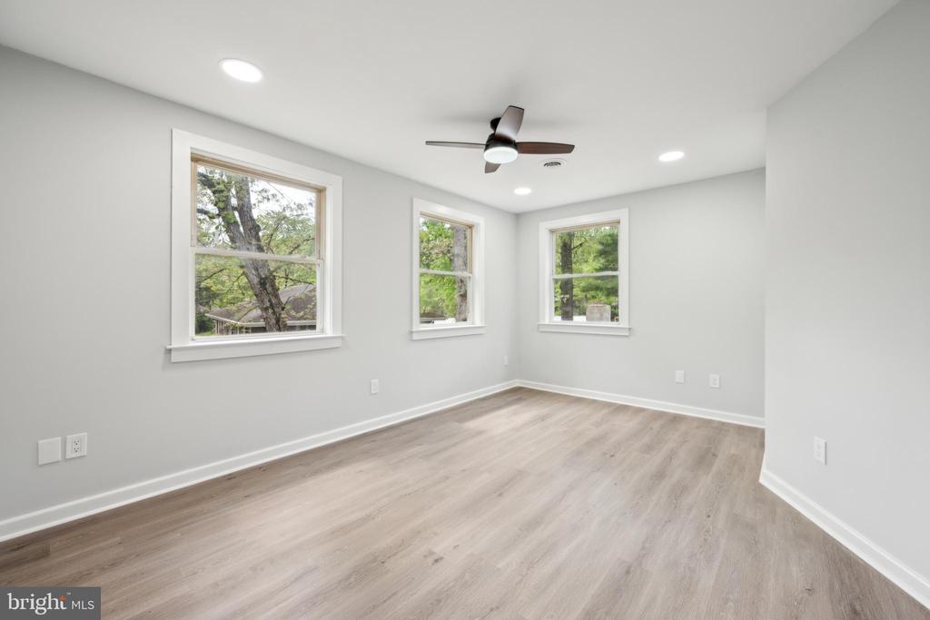 47 LAKEVIEW DRIVE