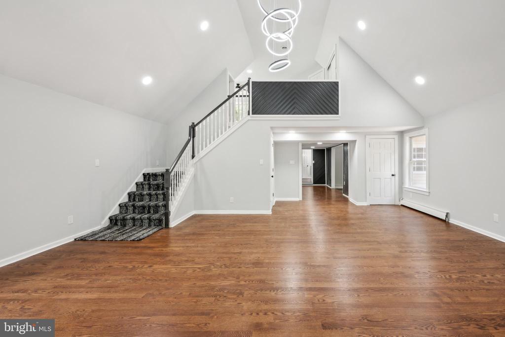 47 LAKEVIEW DRIVE