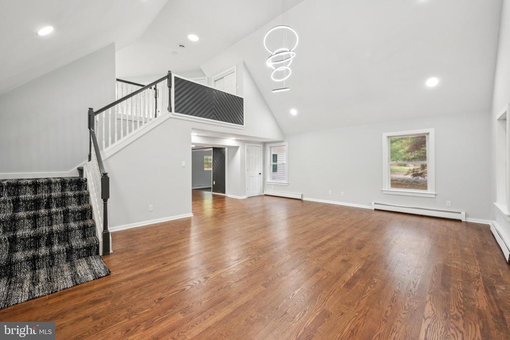 47 LAKEVIEW DRIVE
