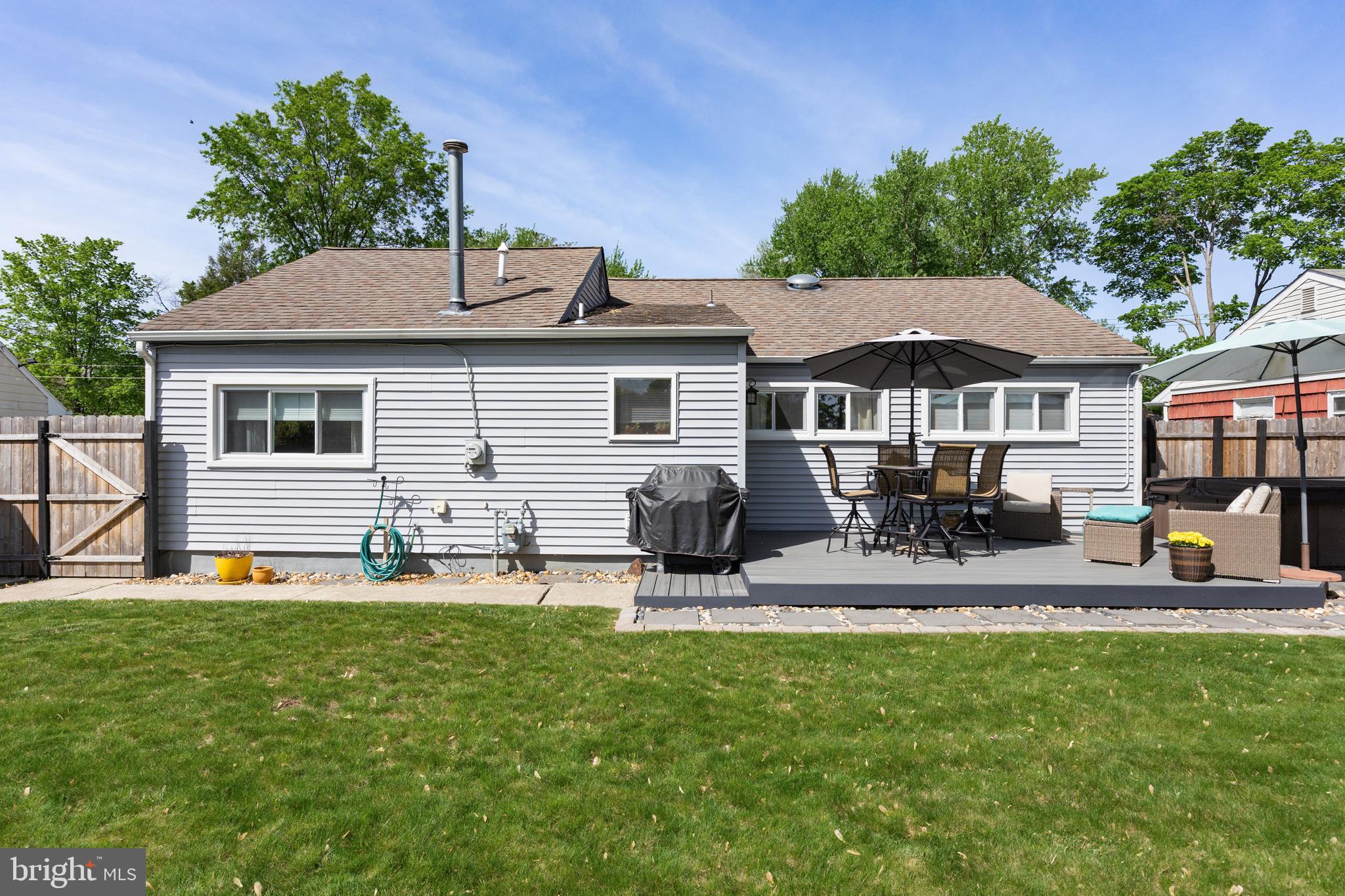 4 ROSE AVENUE