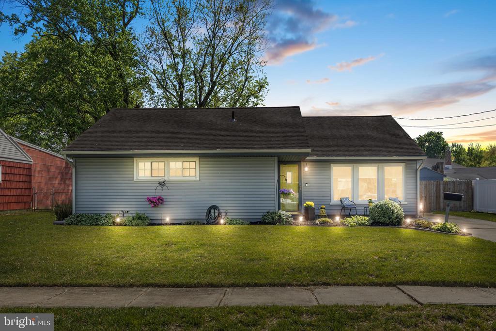 4 ROSE AVENUE