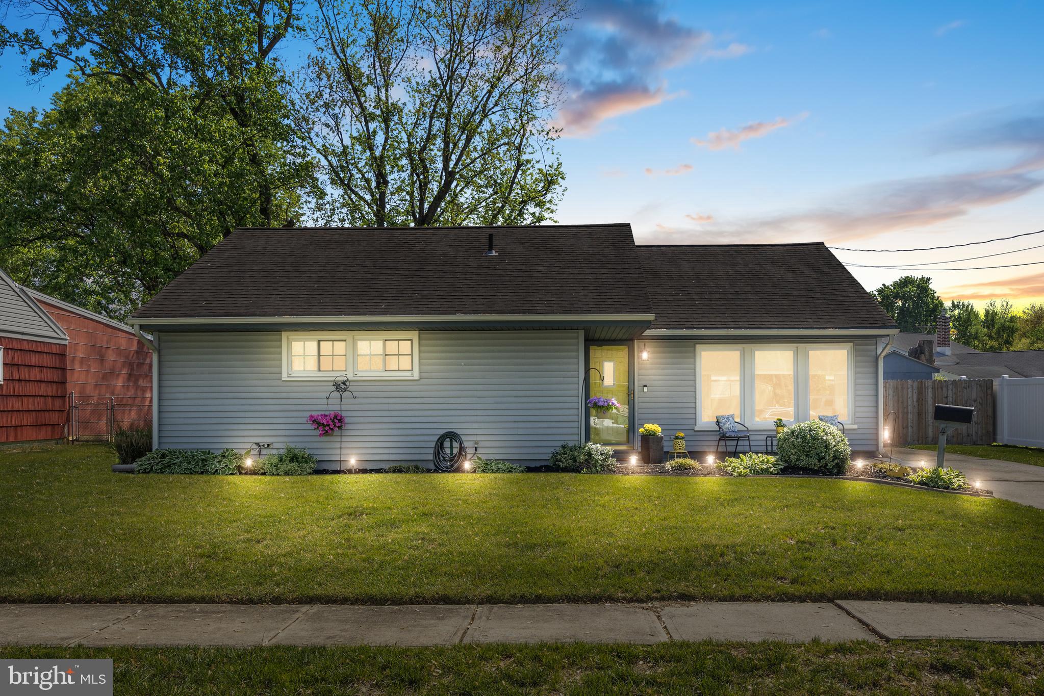 4 ROSE AVENUE