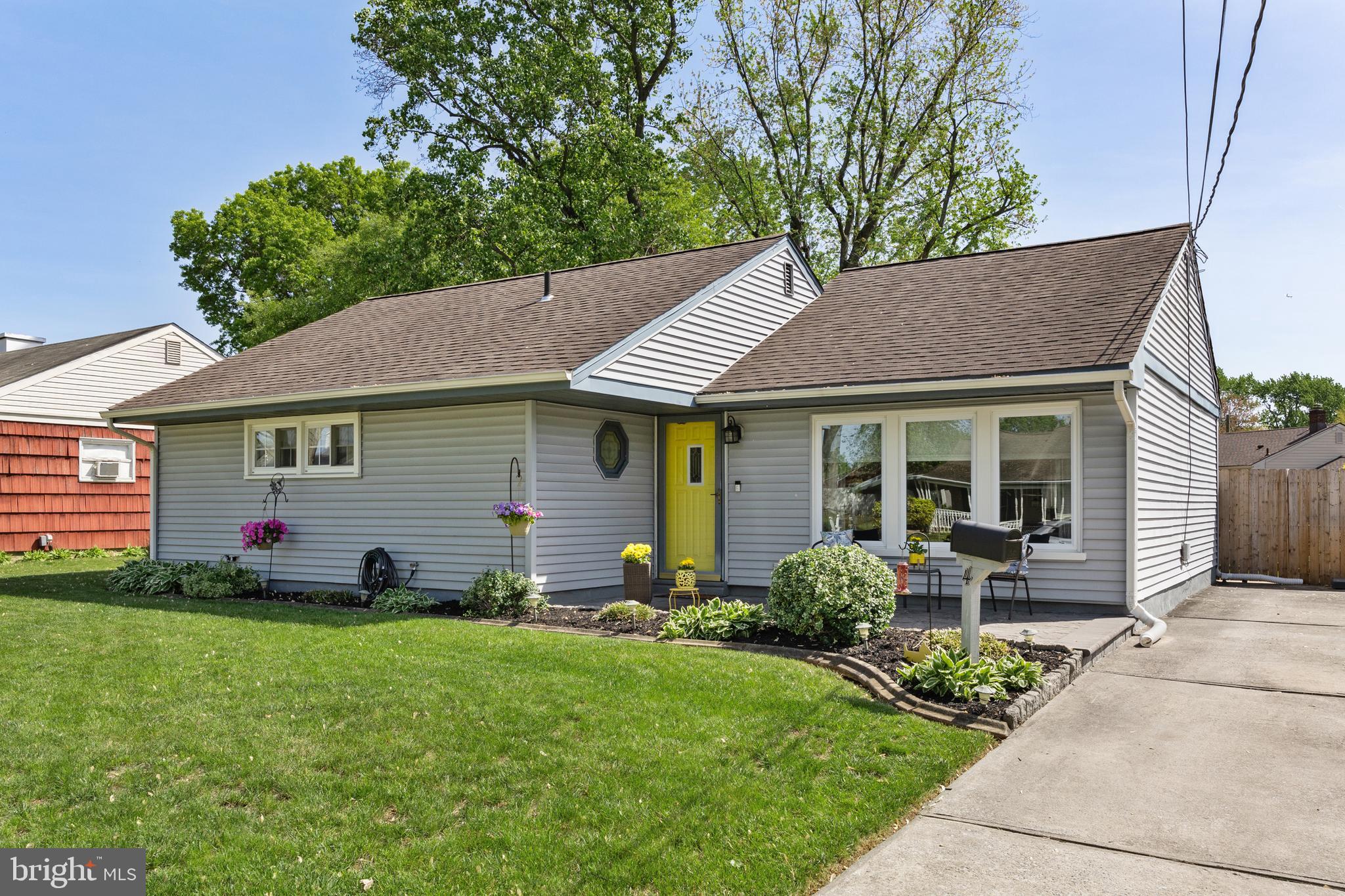 4 ROSE AVENUE