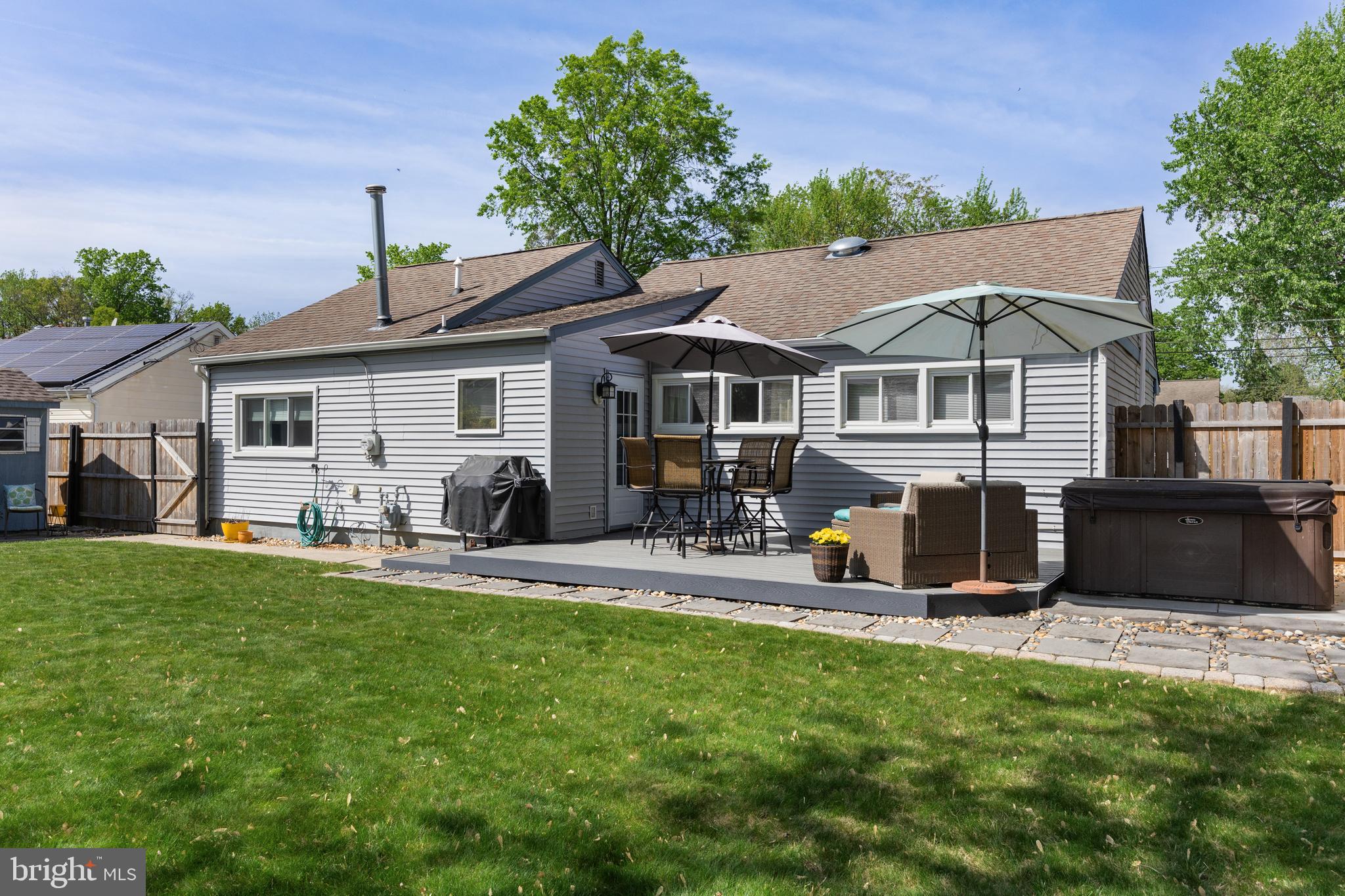 4 ROSE AVENUE