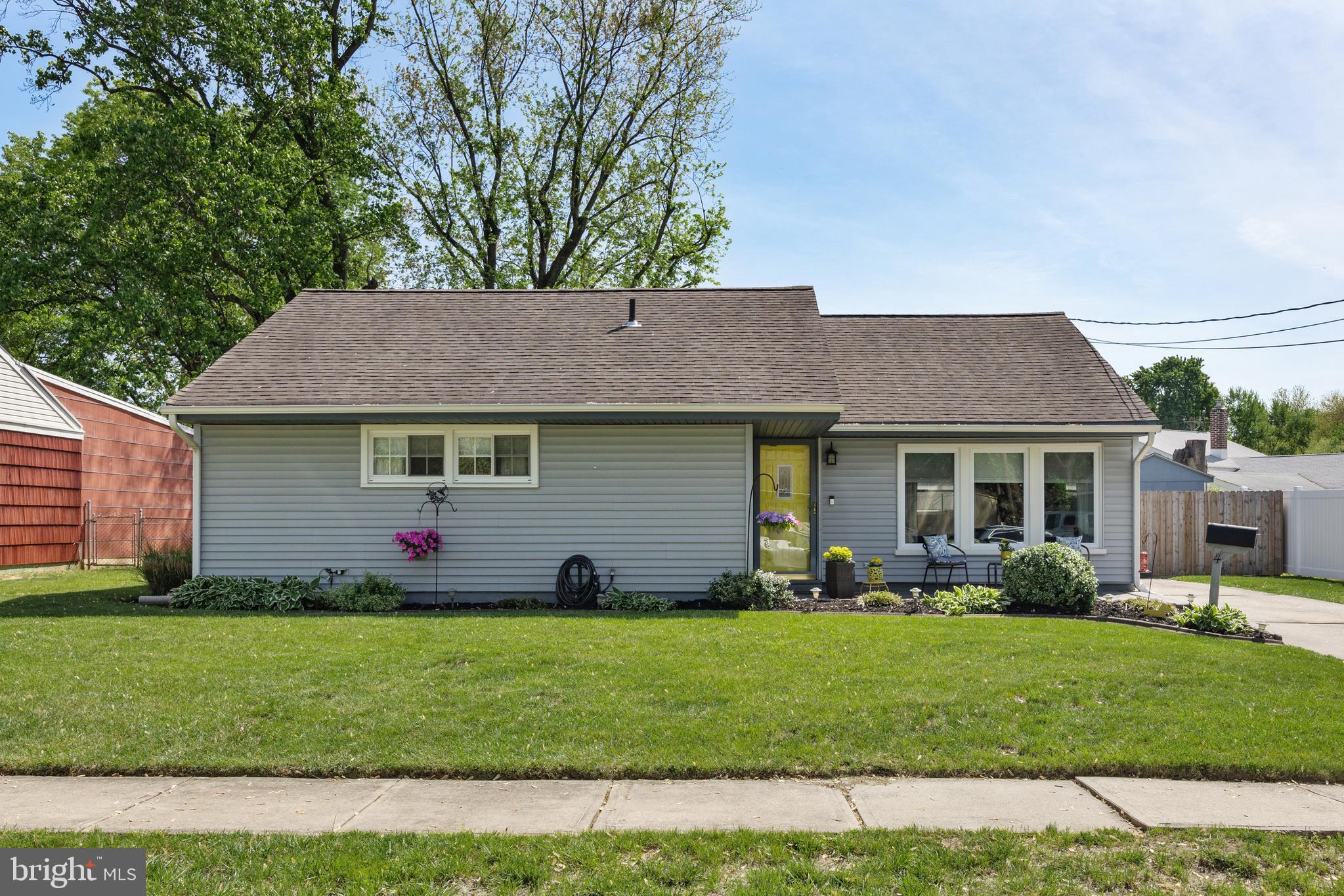4 ROSE AVENUE