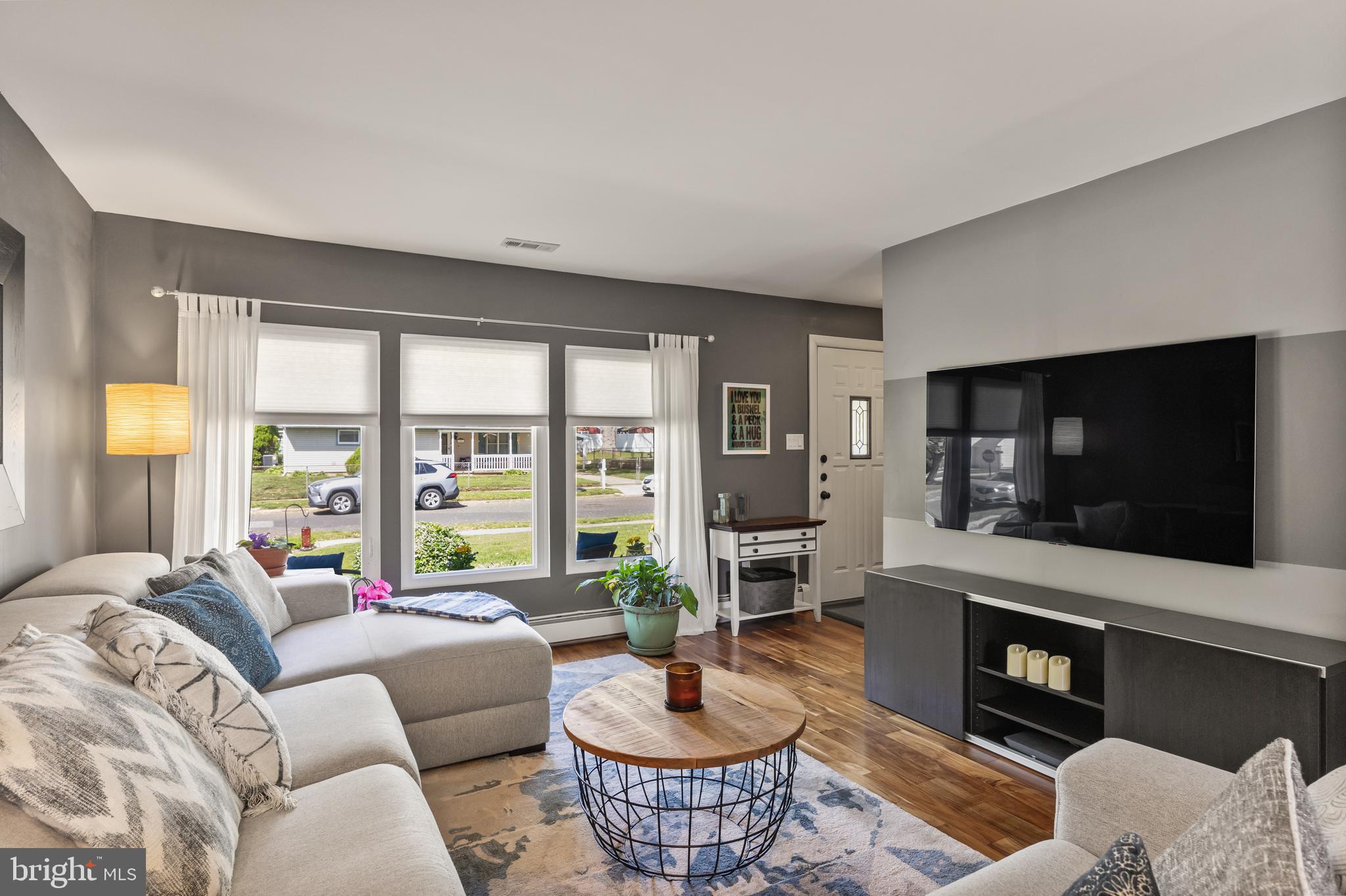 4 ROSE AVENUE