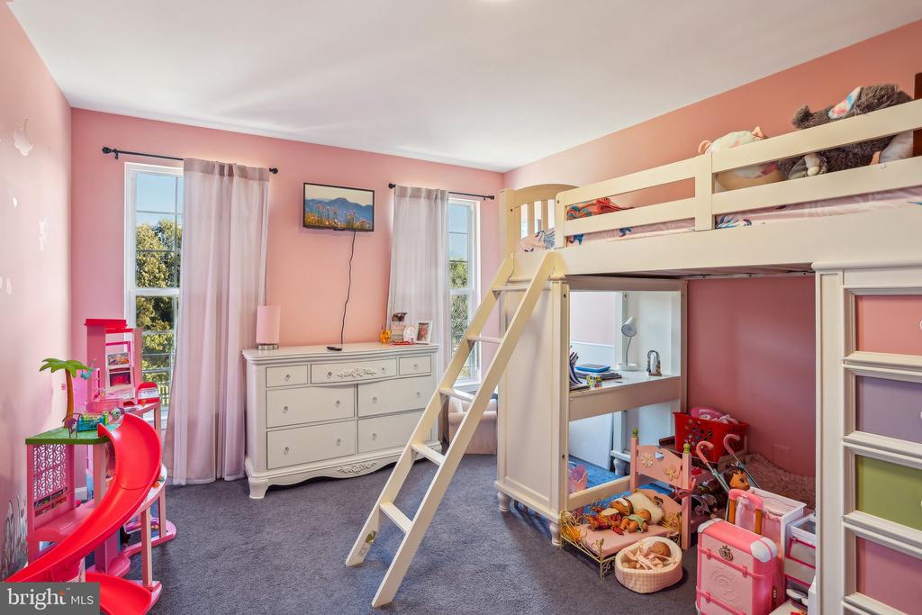 131 Harrogate Dr
