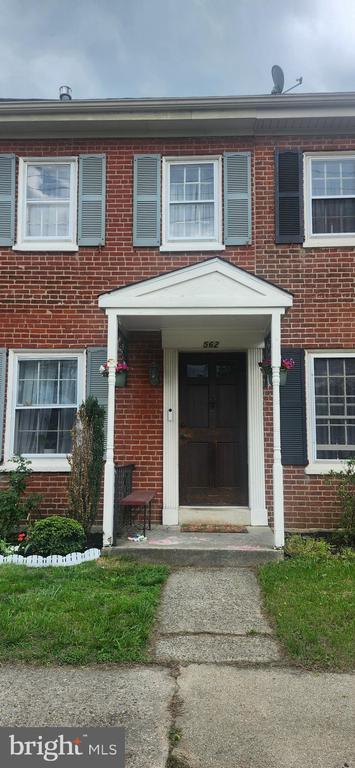 562 MAIN STREET
