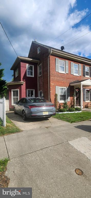 562 MAIN STREET