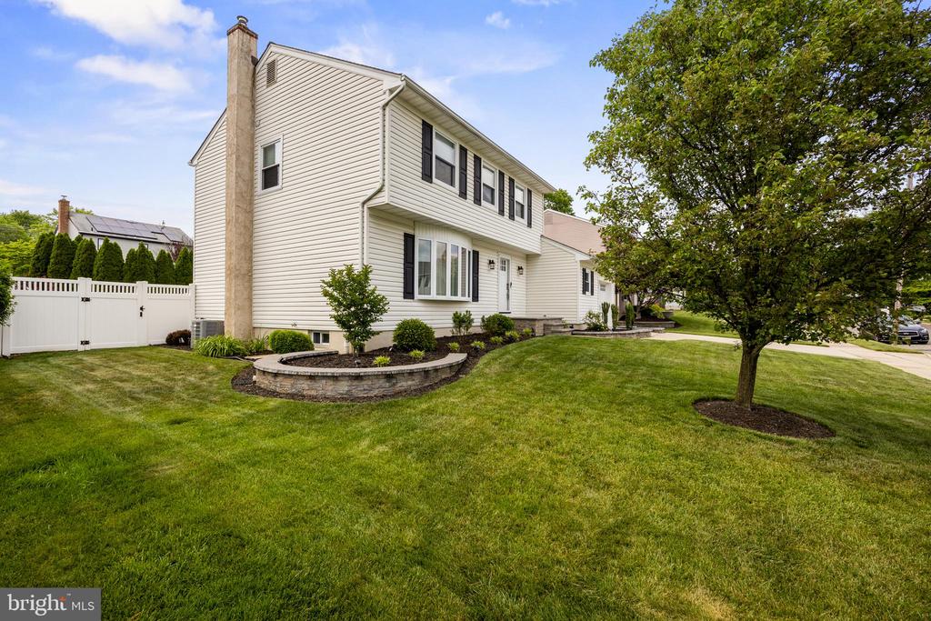 52 Yale Rd