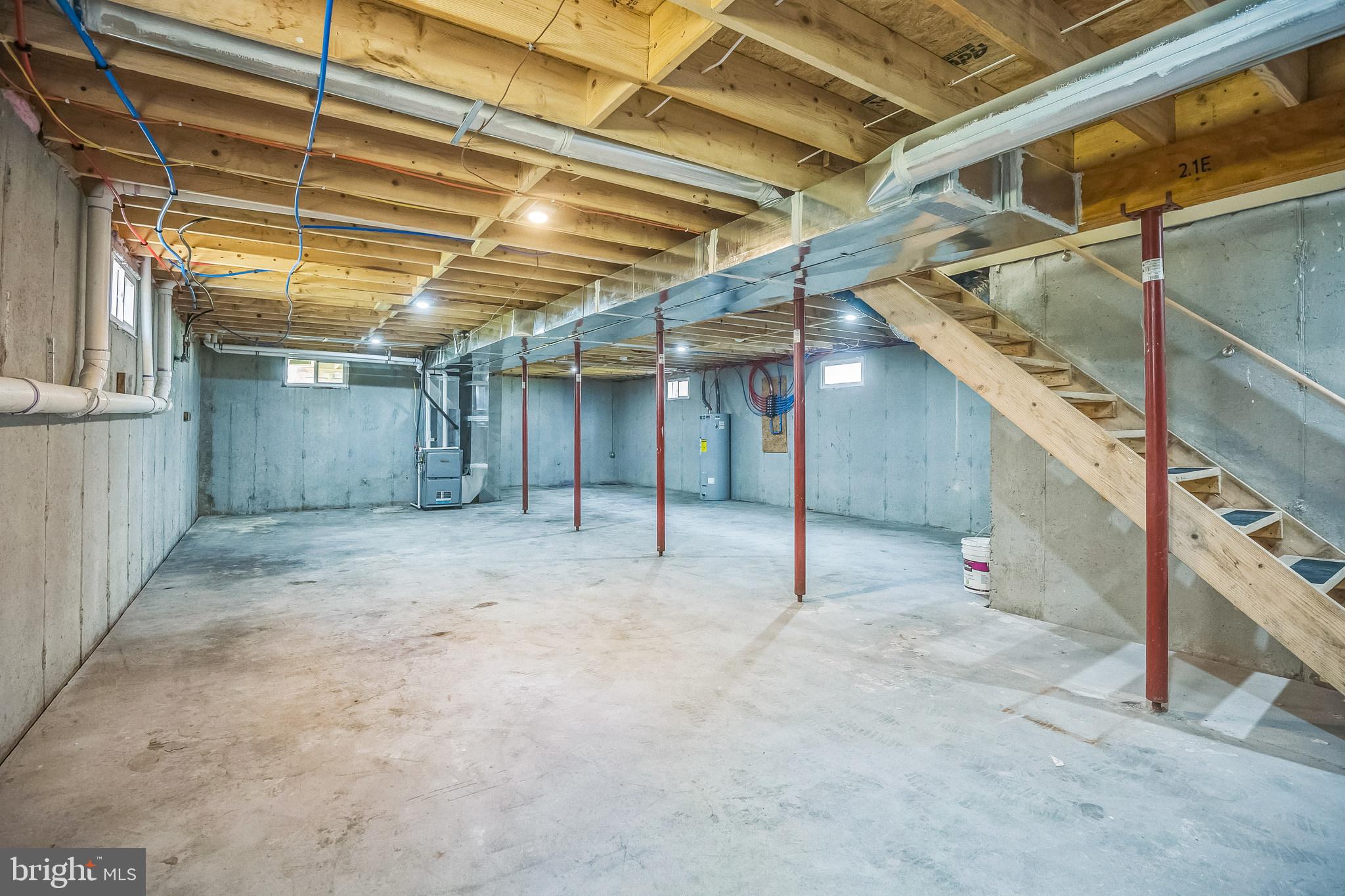 208 HOOKER STREET 1/2