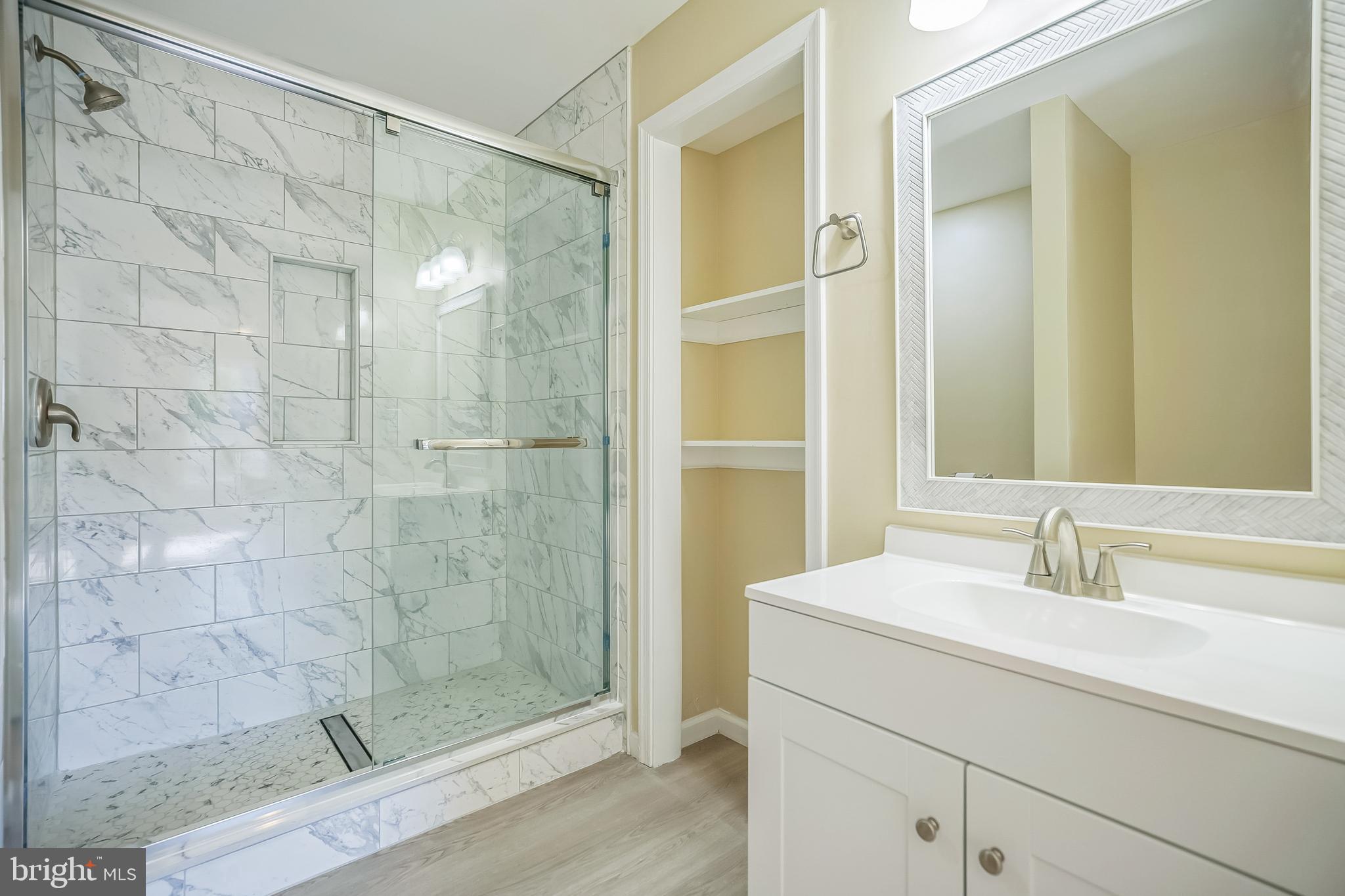 208 HOOKER STREET 1/2