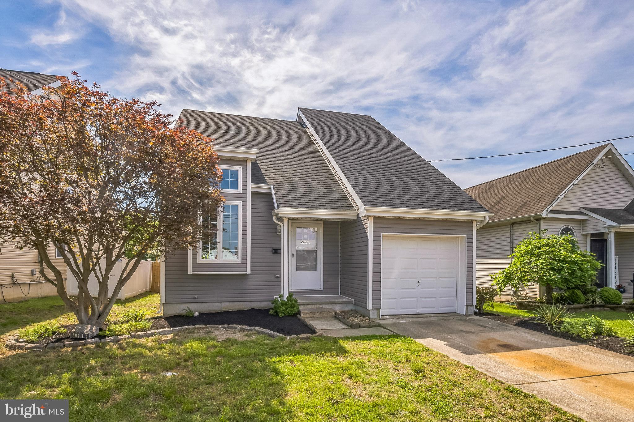 208 HOOKER STREET 1/2