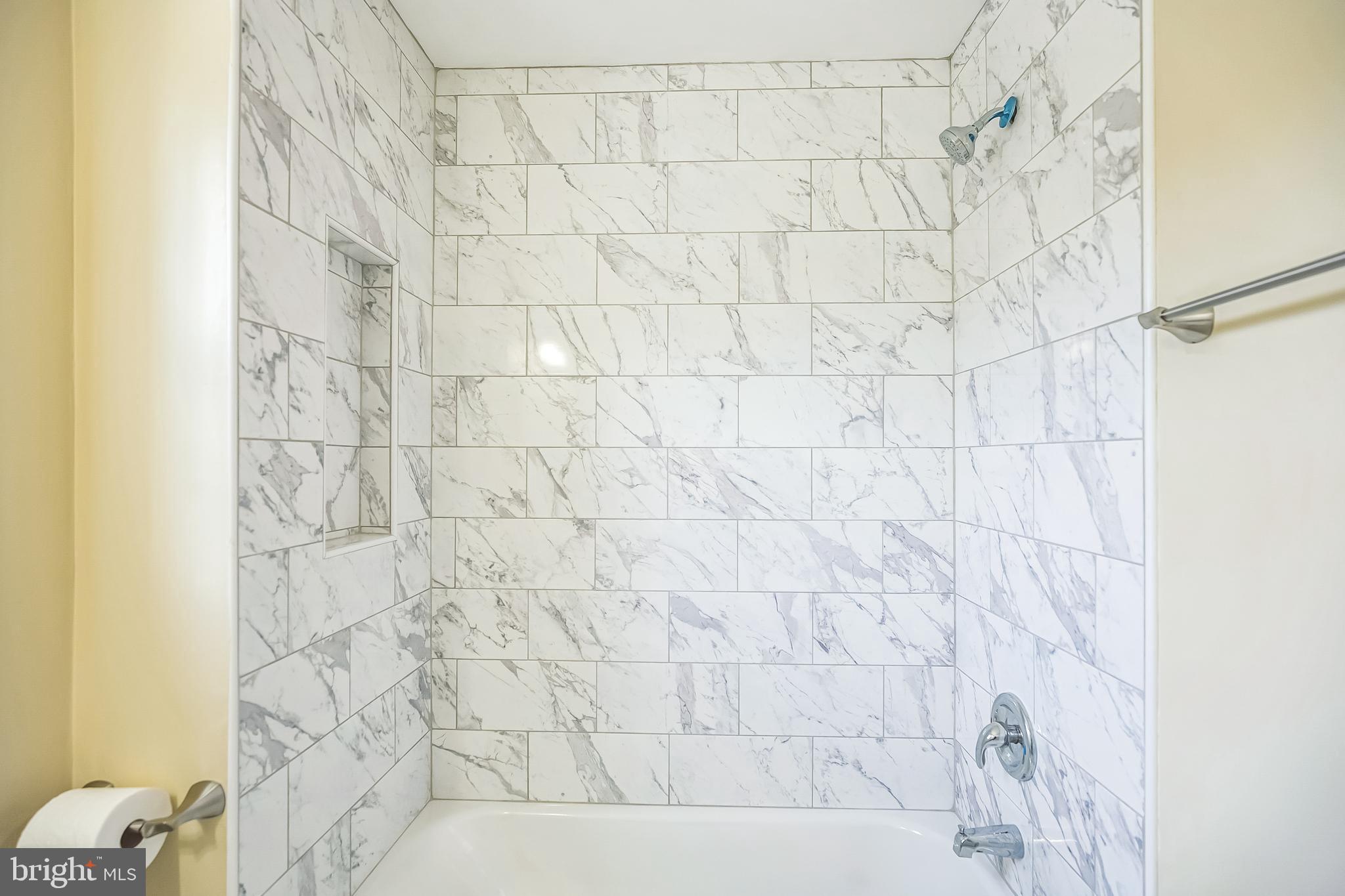 208 HOOKER STREET 1/2