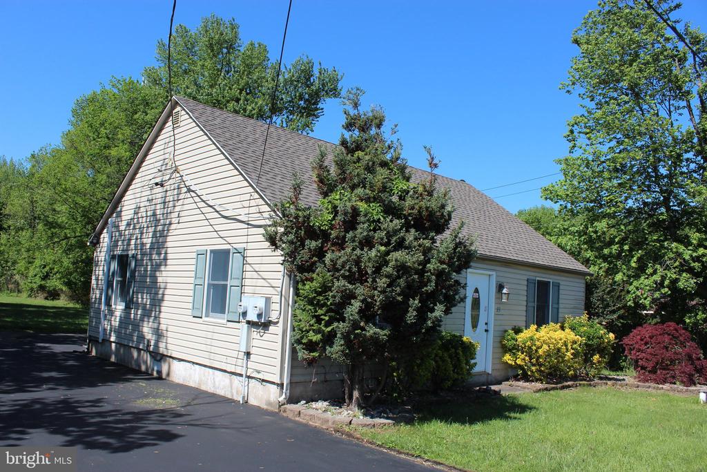 23 ELBO LN