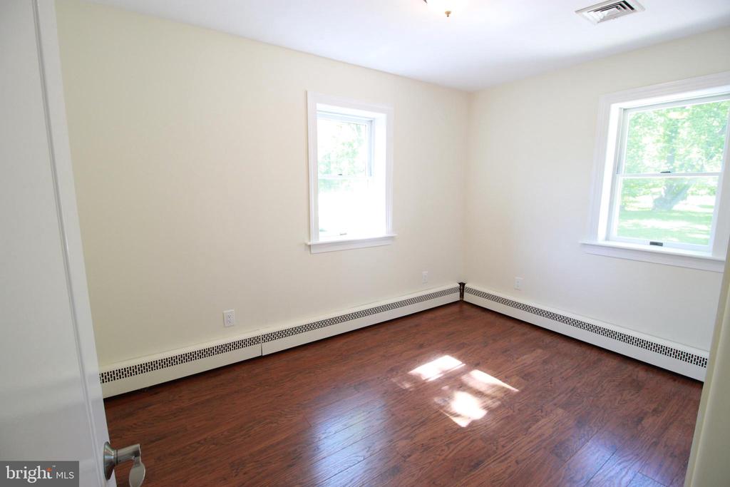 23 ELBO LN