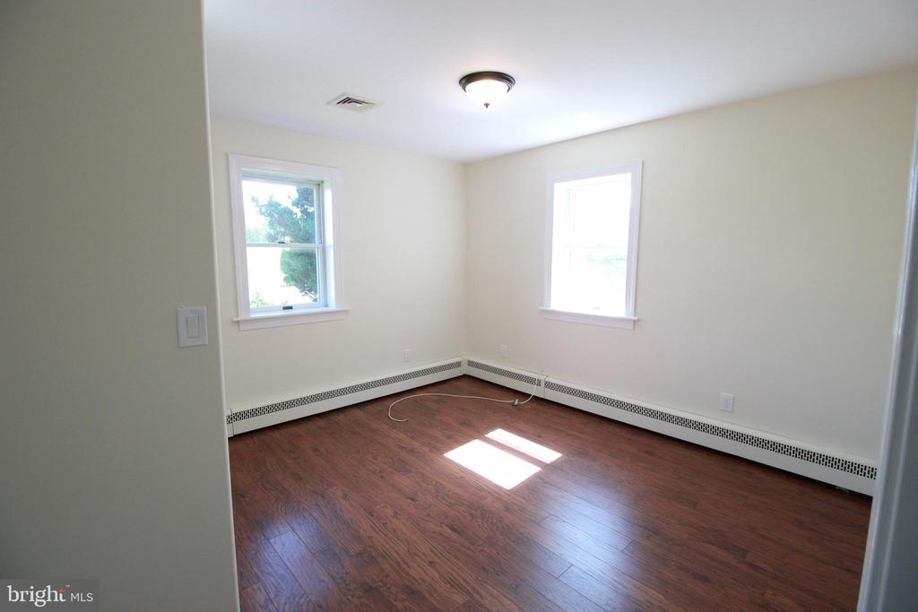 23 ELBO LN